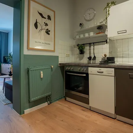 Center Retreat Mitten In *