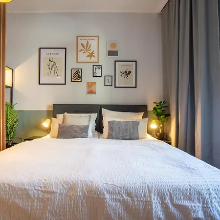 Center Retreat Mitten In