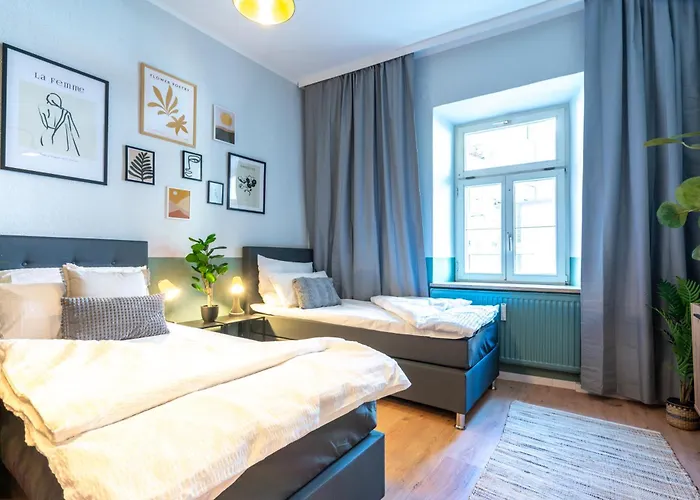 Center Retreat Mitten In